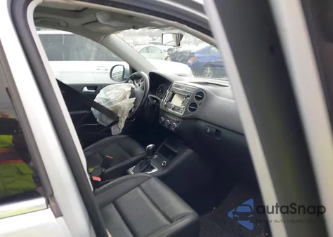 2015 Volkswagen Tiguan Sel z USA, uszkodzony, nr VIN WVGBV7AX2FW522449